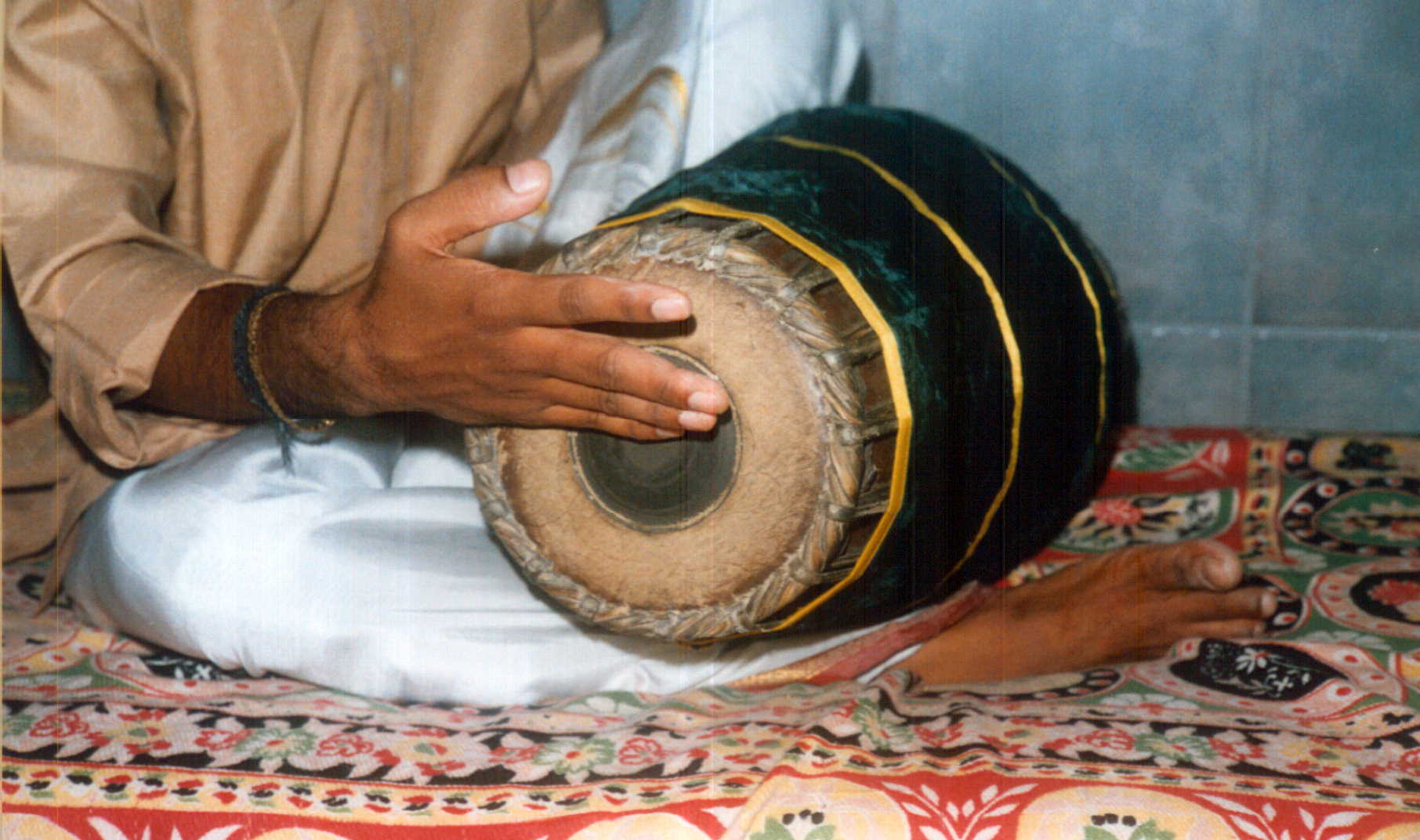 Arai Chapu mridangam stroke - small finger position for upper octave Top Sadjam vibrating tone